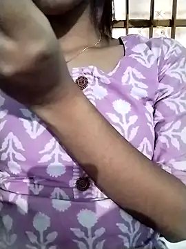 Snapshot of Hot-Jerry chatting on 10-29-25, 10:36 Hot-Jerry online show from 10-29-25, 10:36