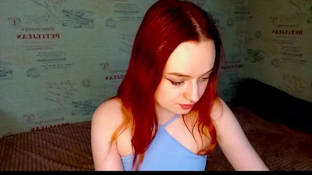 Snapshot of emi_less chatting on 09-20-25, 10:20 emi less online show from 09-20-25, 10:20