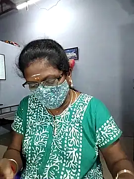 Snapshot of umashreetamil chatting on 02-21-26, 04:09 umashreetamil online show from 02-21-26, 04:09