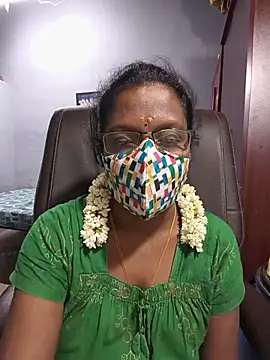 Snapshot of umashreetamil chatting on 05-25-26, 01:05 umashreetamil online show from 05-25-26, 01:05