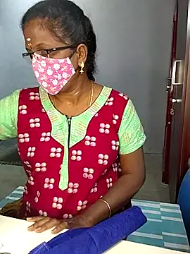 Snapshot of umashreetamil chatting on 03-14-26, 01:50 umashreetamil online show from 03-14-26, 01:50