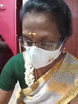 Snapshot of umashreetamil chatting on 06-18-26, 04:56 umashreetamil online show from 06-18-26, 04:56