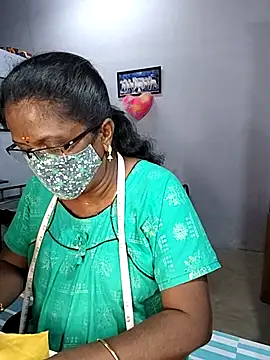 Snapshot of umashreetamil chatting on 02-24-26, 05:30 umashreetamil online show from 02-24-26, 05:30