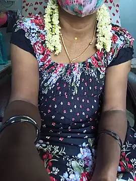Snapshot of umashreetamil chatting on 06-10-26, 08:15 umashreetamil online show from 06-10-26, 08:15