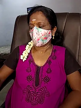 Snapshot of umashreetamil chatting on 03-28-26, 11:00 umashreetamil online show from 03-28-26, 11:00