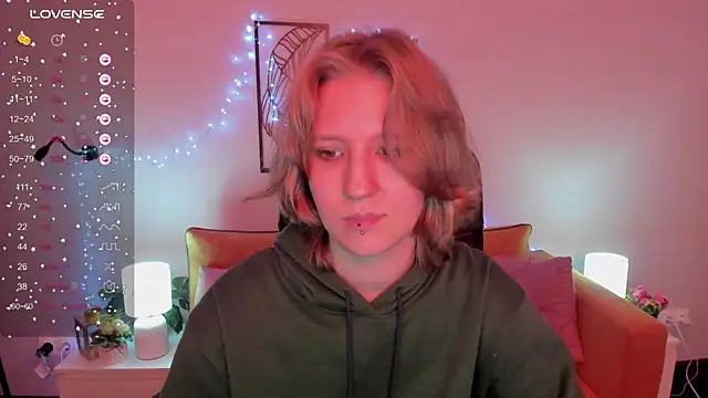 Hailey Foxy online show from 10-05-25, 09:11