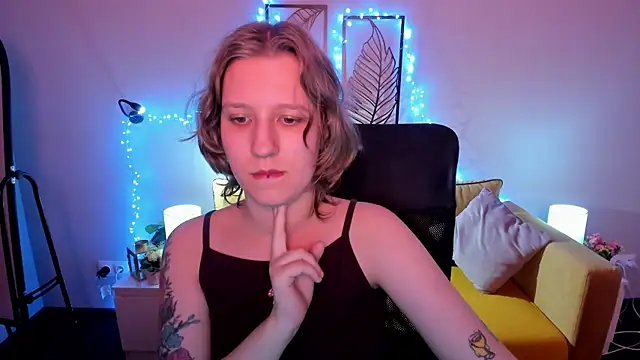 Hailey Foxy online show from 10-15-25, 08:55