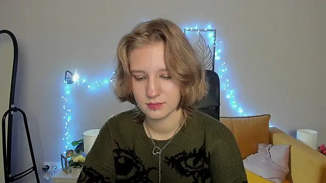 Hailey Foxy online show from 10-01-25, 08:52