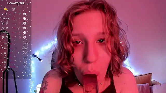 Hailey Foxy online show from 10-31-25, 09:28