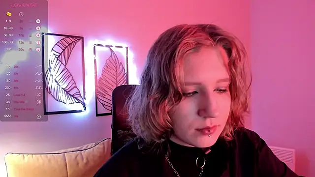 Hailey Foxy online show from 11-07-25, 08:52