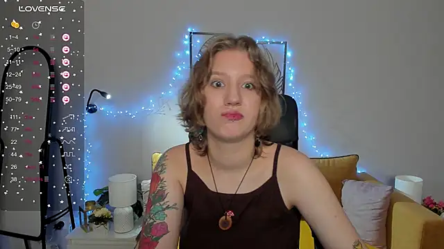 Hailey Foxy online show from 09-25-25, 08:53