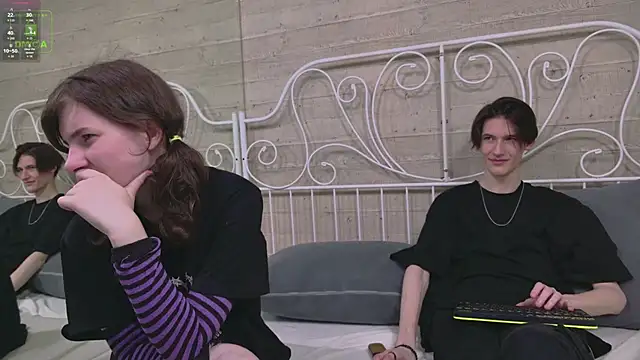 Snapshot of ViviaraNGendy chatting on 09-21-25, 10:42 ViviaraNGendy online show from 09-21-25, 10:42