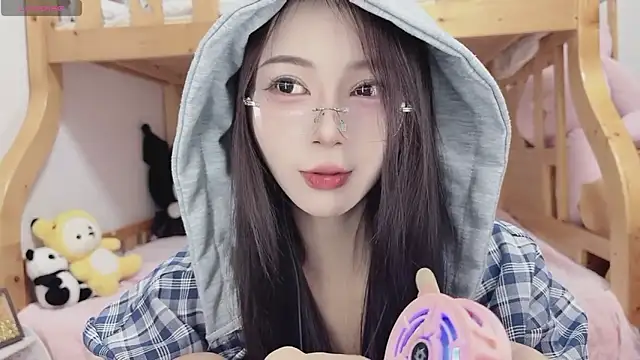 Sue101010 online show from 10-12-25, 01:01