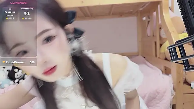 Sue101010 online show from 10-27-25, 02:29