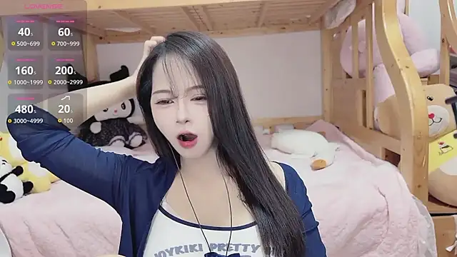 Sue101010 online show from 10-11-25, 11:22