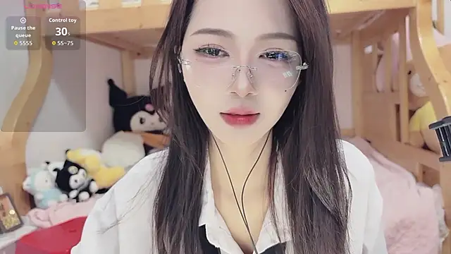 Sue101010 online show from 10-26-25, 01:44