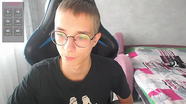 glasses cat online show from 11-30-25, 10:05