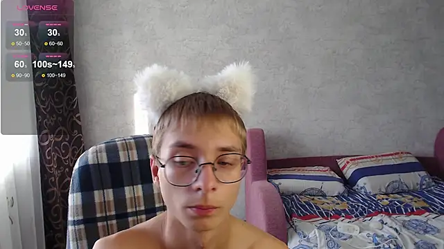 glasses cat online show from 09-10-25, 05:28