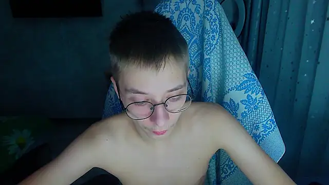 glasses cat online show from 02-11-26, 10:20