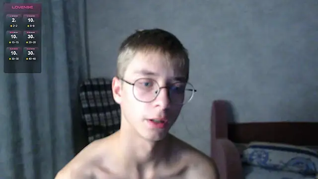 glasses cat online show from 10-24-25, 11:26