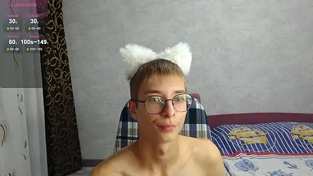 glasses cat online show from 09-09-25, 05:22