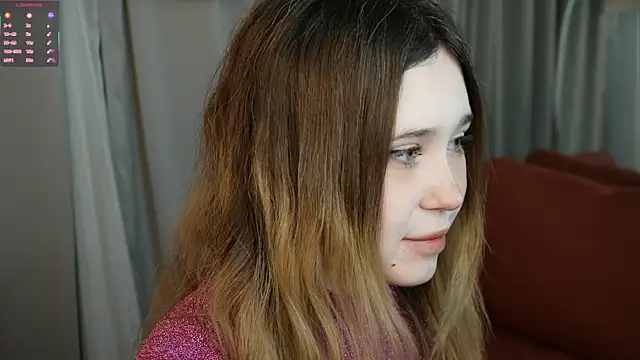 Snapshot of Lina_Glow chatting on 11-30-25, 06:36 Lina Glow online show from 11-30-25, 06:36