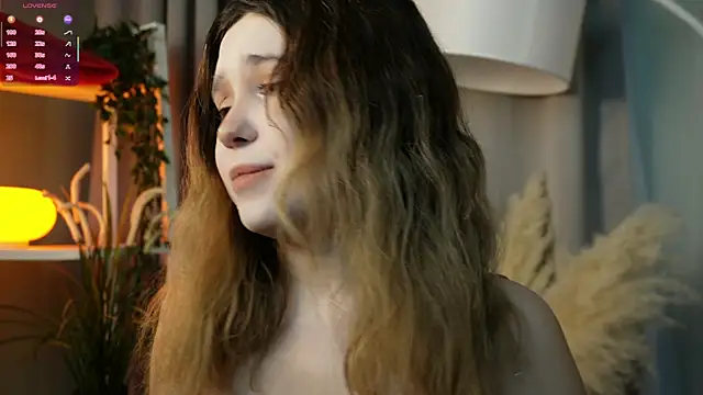 Snapshot of Lina_Glow chatting on 12-03-25, 06:47 Lina Glow online show from 12-03-25, 06:47