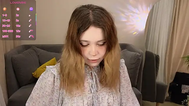 Snapshot of Lina_Glow chatting on 11-29-25, 06:46 Lina Glow online show from 11-29-25, 06:46