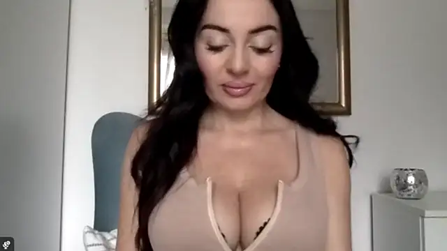 Snapshot of StellaSensual chatting on 10-17-25, 06:50 StellaSensual online show from 10-17-25, 06:50