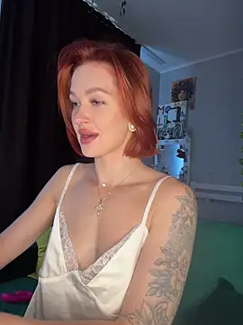 LittleFox    online show from 06-15-26, 06:57