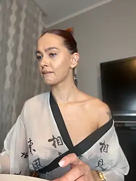 LittleFox    online show from 09-19-25, 07:12