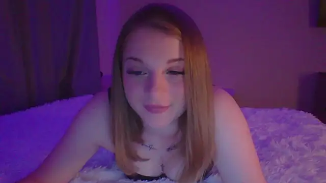 Snapshot of Star_Girlish chatting on 09-18-25, 09:07 Star Girlish online show from 09-18-25, 09:07