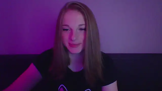 Snapshot of Star_Girlish chatting on 11-04-25, 07:06 Star Girlish online show from 11-04-25, 07:06