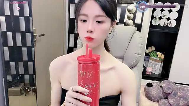 Yueyue-MM online show from 06-18-26, 03:49