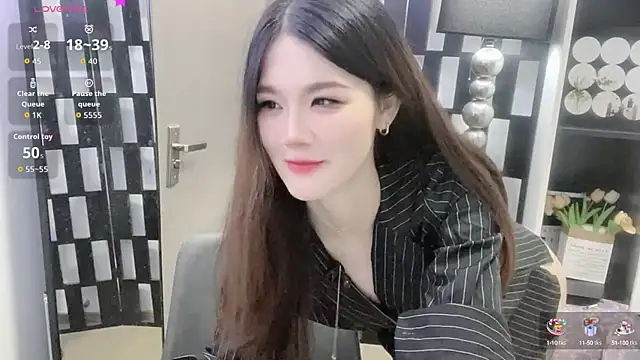 Yueyue-MM online show from 10-08-25, 12:01