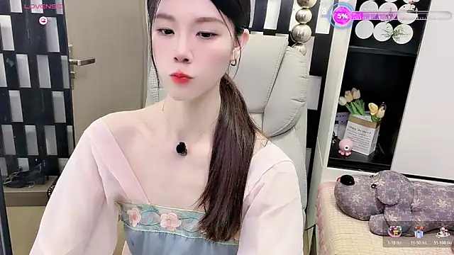 Yueyue-MM online show from 06-19-26, 02:12