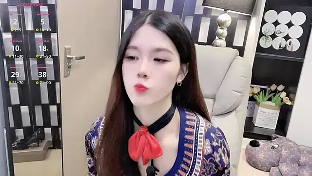 Yueyue-MM online show from 11-26-25, 01:44