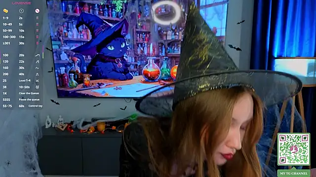 ElfredaTupy online show from 11-10-25, 07:08