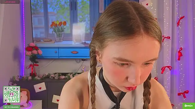 ElfredaTupy online show from 03-15-26, 07:10