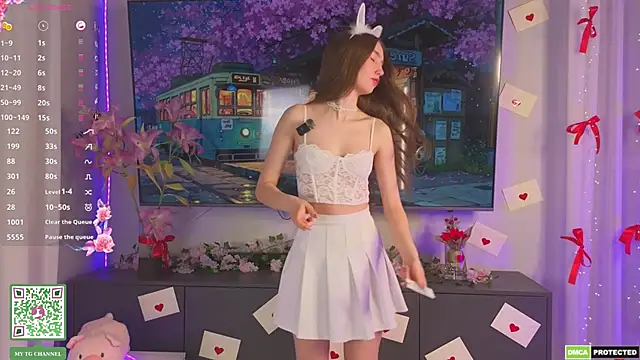 ElfredaTupy online show from 04-22-26, 07:53