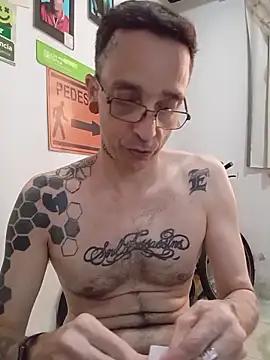 dinho carioca online show from 12-16-25, 02:54