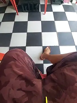 andrerj22 online show from 11-28-25, 06:08