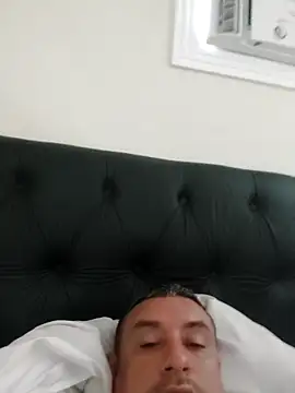 andrerj22 online show from 04-08-26, 02:40