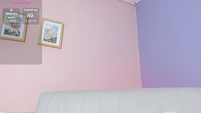 lourdes moon22 online show from 10-10-25, 01:12