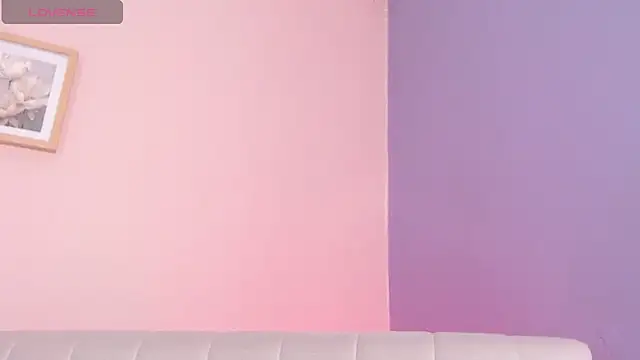 lourdes moon22 online show from 10-19-25, 03:26