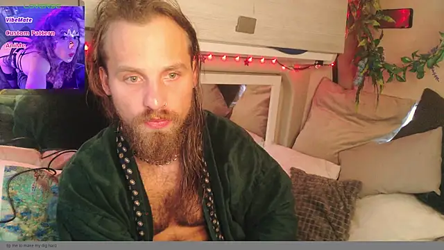 JuliCarl online show from 05-19-26, 10:22