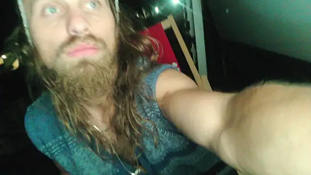 JuliCarl online show from 06-19-26, 02:17