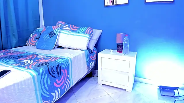 Grettel w online show from 10-07-25, 07:59