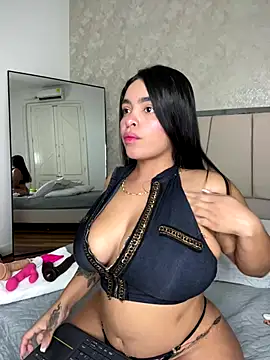 Snapshot of Danna_222 chatting on 09-17-25, 03:19 Danna 222 online show from 09-17-25, 03:19