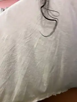 Lindarossyta online show from 10-31-25, 06:04